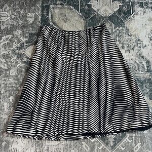 Express women’s Monochrome Zigzag Skirt size XS